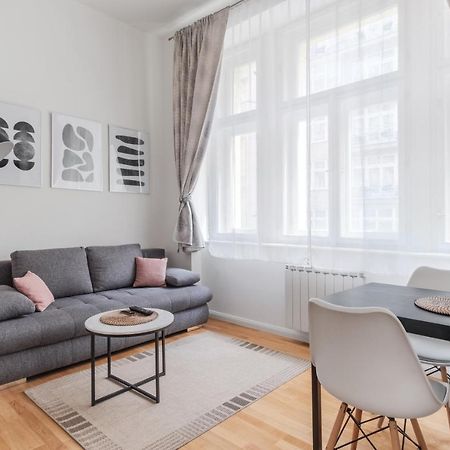 Luminous Apartment For 2 Near Wenceslas Square By Prague Days Eksteriør bilde