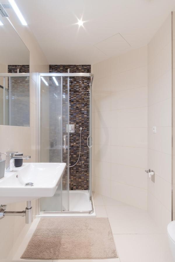 Luminous Apartment For 2 Near Wenceslas Square By Prague Days Eksteriør bilde